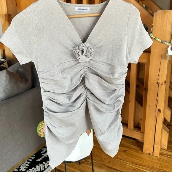 Gray Ruched Top - Picture 3 of 6